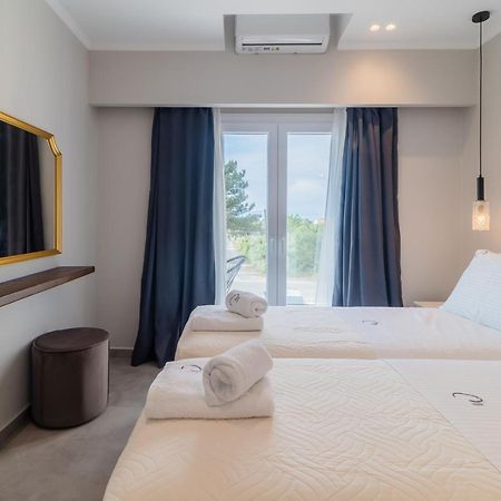 Melena Premium Suites Rodas Exterior foto