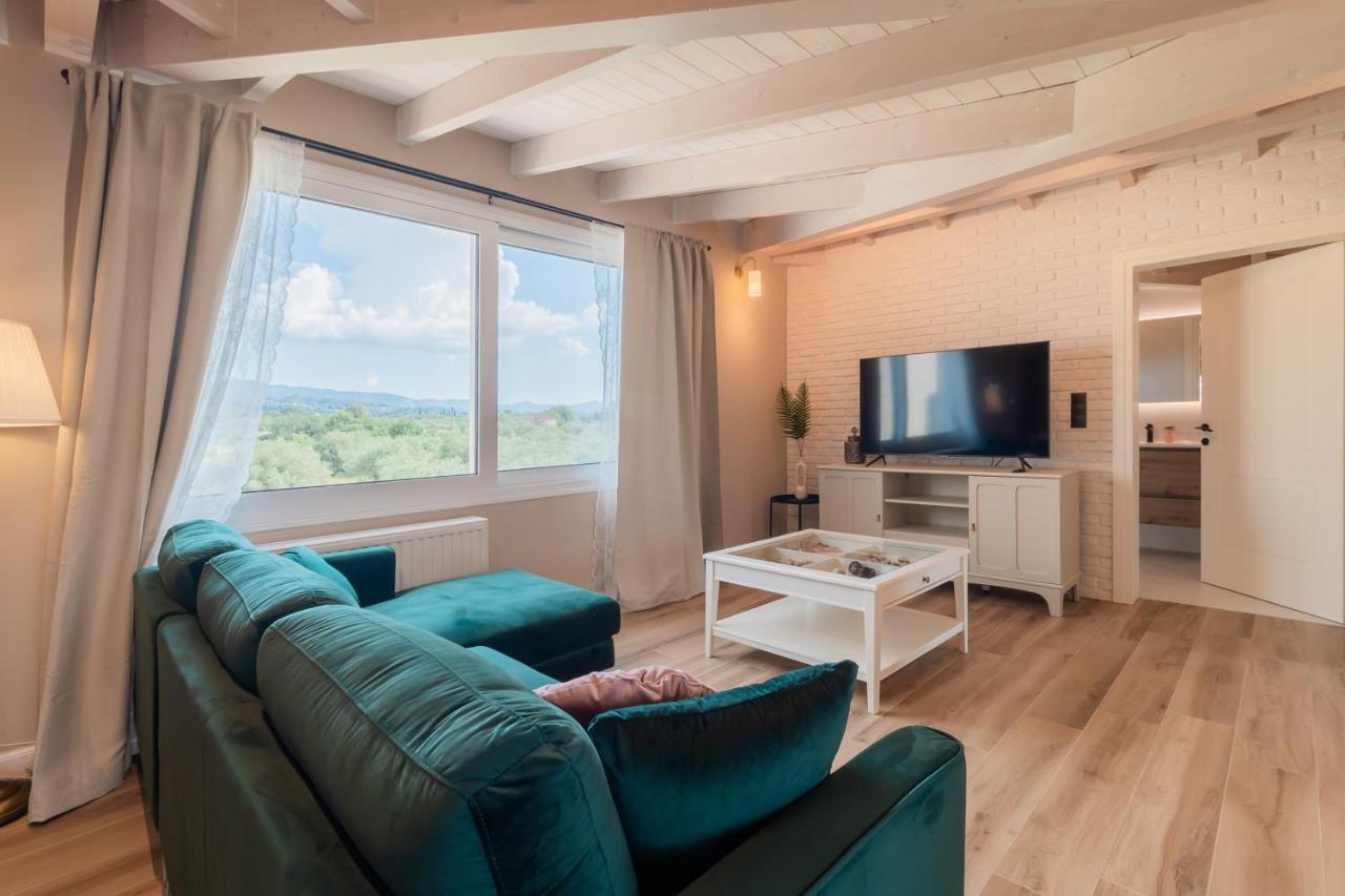 Melena Premium Suites Rodas Exterior foto